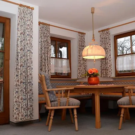 Landhaus Hohenschwangau Apartamento *
